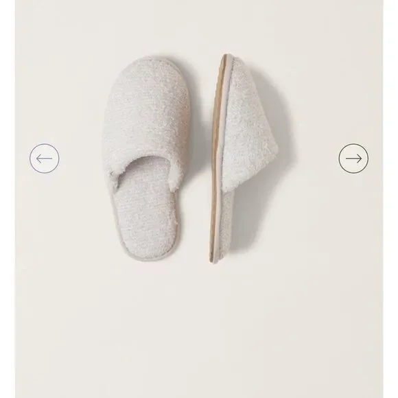 Barefoot Dreams CozyChic Unisex Slipper in Heathered Stone / White - Picture 2 of 6